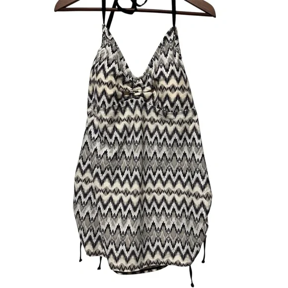 Liz Lange Maternity Swim Top NWT XL | Black & White Geometric - Picture 1 of 6